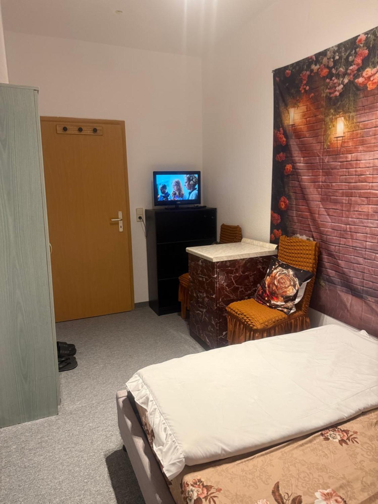 Ferienzimmer Healing Und Montuerwohnung Weißenfels Buitenkant foto